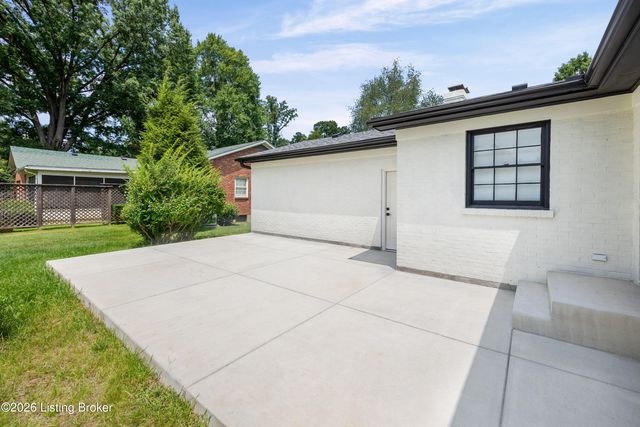 1714 Ormsby Ln, Louisville, KY 40222