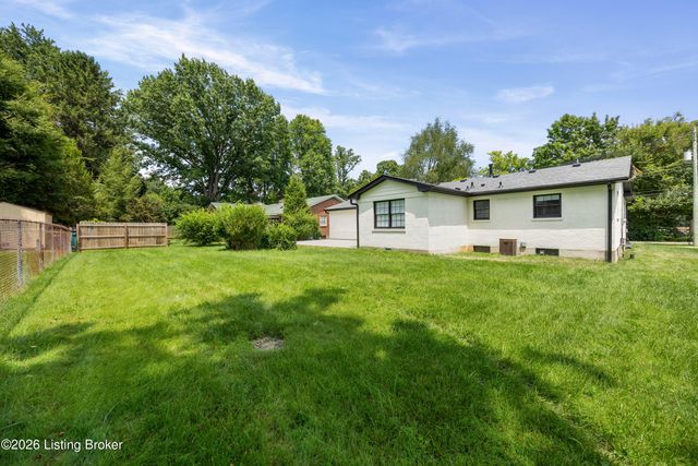 1714 Ormsby Ln, Louisville, KY 40222