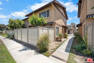 12334 Runnymede Street 5, Los Angeles, CA 91605