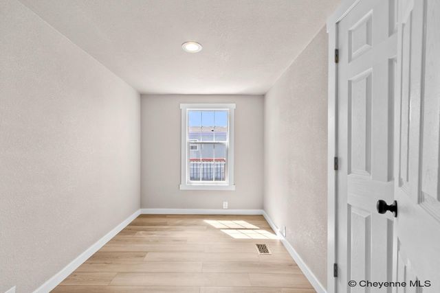 12 SOUTH FORK RD, Cheyenne, WY 82007
