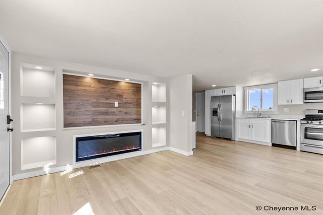 12 SOUTH FORK RD, Cheyenne, WY 82007