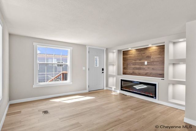 12 SOUTH FORK RD, Cheyenne, WY 82007