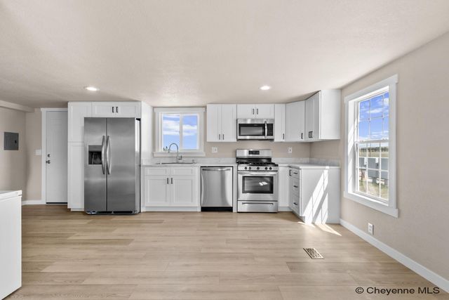 12 SOUTH FORK RD, Cheyenne, WY 82007