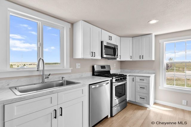 12 SOUTH FORK RD, Cheyenne, WY 82007