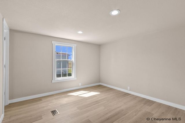 12 SOUTH FORK RD, Cheyenne, WY 82007
