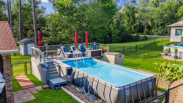 265 Bridgelanding, Onalaska, TX 77360