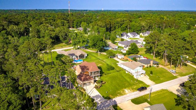 265 Bridgelanding, Onalaska, TX 77360