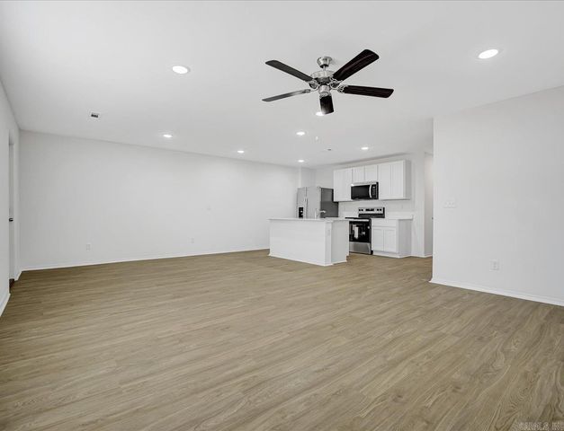 220 Bighorn Trail, Maumelle, AR 72113