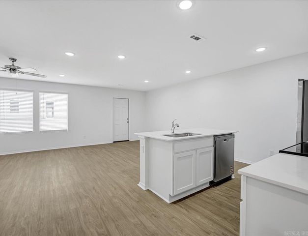 220 Bighorn Trail, Maumelle, AR 72113