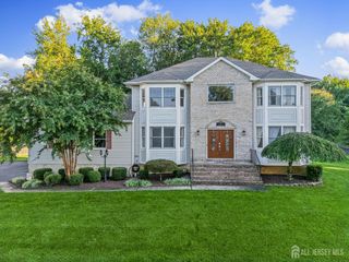 11 Camelot Drive, Monroe, NJ 08831