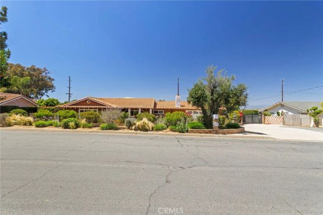 16520 Wagon Wheel Drive, Riverside, CA 92506