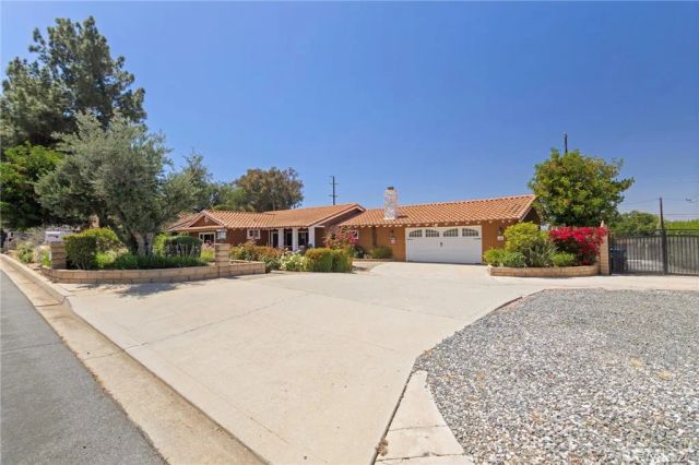 16520 Wagon Wheel Drive, Riverside, CA 92506