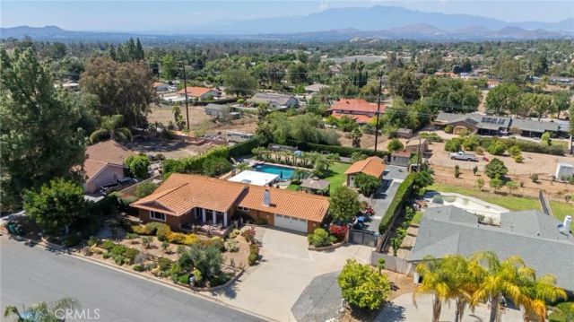 16520 Wagon Wheel Drive, Riverside, CA 92506