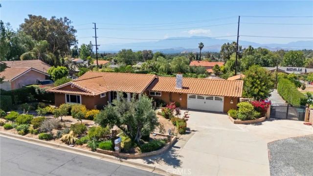 16520 Wagon Wheel Drive, Riverside, CA 92506
