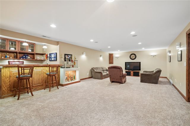 2595 Victoria Street, Marion, IA 52302