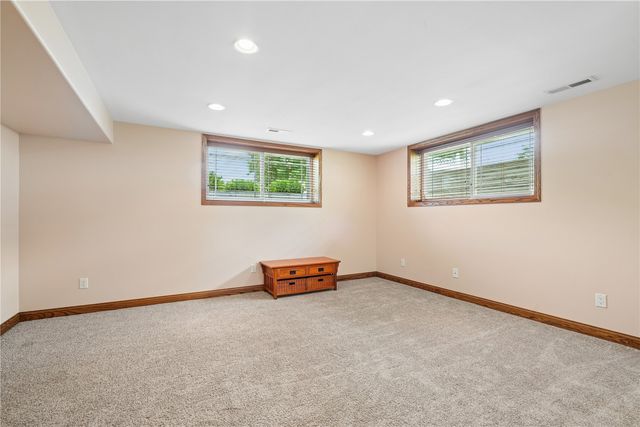 2595 Victoria Street, Marion, IA 52302