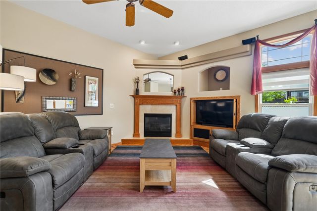 2595 Victoria Street, Marion, IA 52302