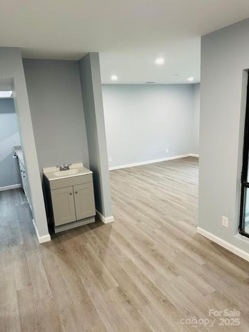 8029 Cedar Glen Drive, Charlotte, NC 28212