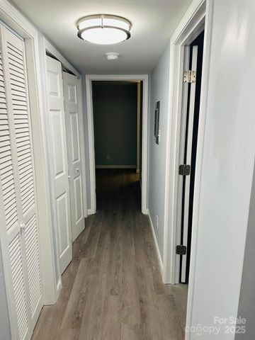 8029 Cedar Glen Drive, Charlotte, NC 28212