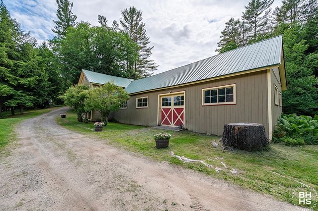 8 Pinehurst Road, Saranac Lake, NY 12983