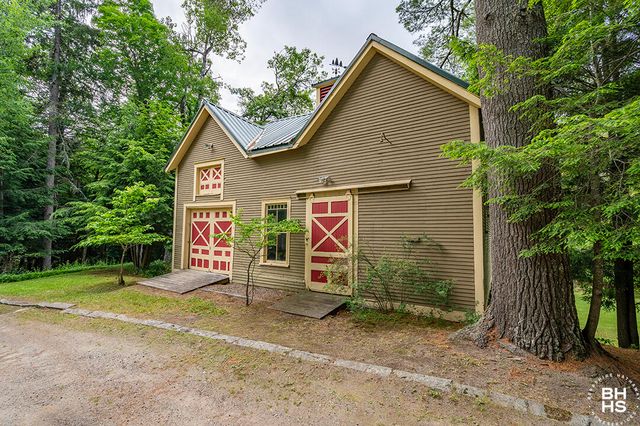 8 Pinehurst Road, Saranac Lake, NY 12983