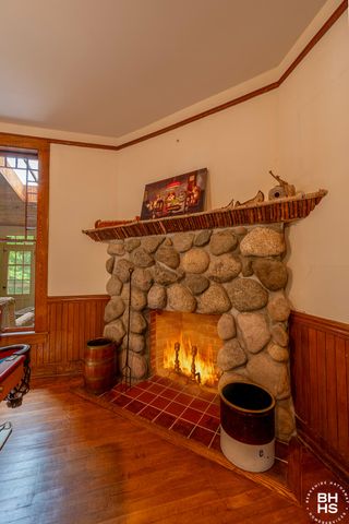 8 Pinehurst Road, Saranac Lake, NY 12983