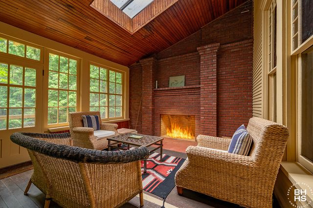 8 Pinehurst Road, Saranac Lake, NY 12983