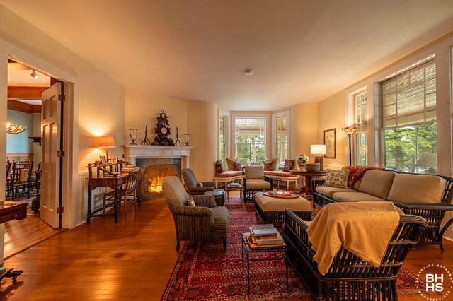 8 Pinehurst Road, Saranac Lake, NY 12983