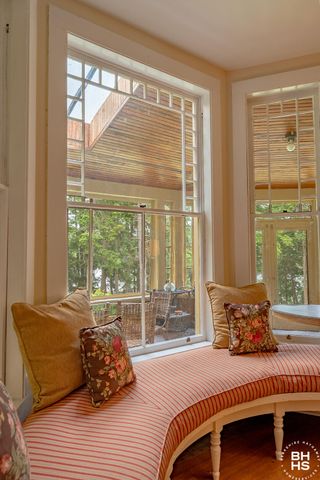 8 Pinehurst Road, Saranac Lake, NY 12983