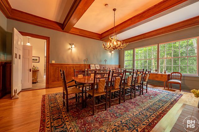 8 Pinehurst Road, Saranac Lake, NY 12983