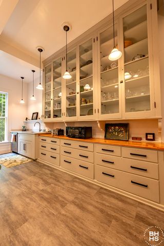 8 Pinehurst Road, Saranac Lake, NY 12983