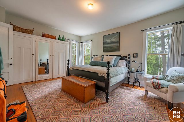 8 Pinehurst Road, Saranac Lake, NY 12983