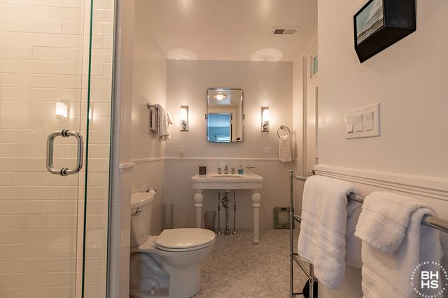 8 Pinehurst Road, Saranac Lake, NY 12983