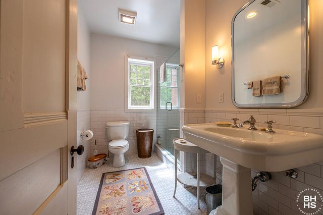 8 Pinehurst Road, Saranac Lake, NY 12983