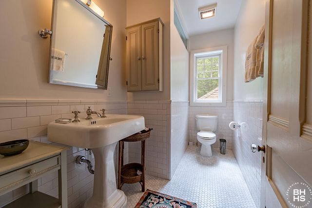 8 Pinehurst Road, Saranac Lake, NY 12983