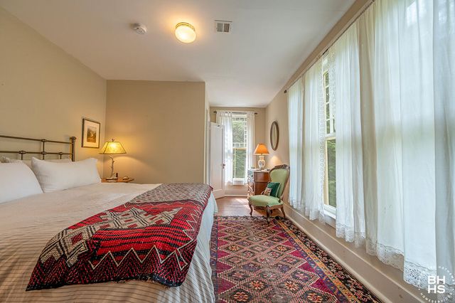 8 Pinehurst Road, Saranac Lake, NY 12983