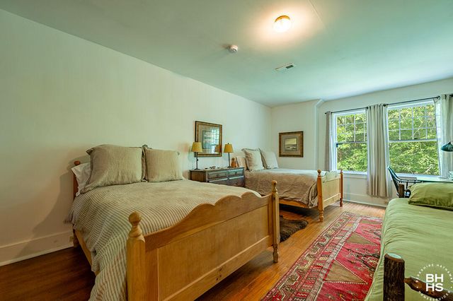 8 Pinehurst Road, Saranac Lake, NY 12983