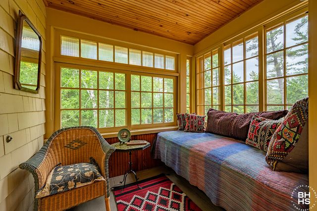 8 Pinehurst Road, Saranac Lake, NY 12983