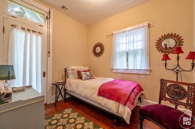 8 Pinehurst Road, Saranac Lake, NY 12983