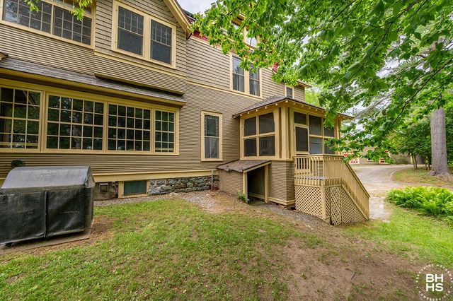 8 Pinehurst Road, Saranac Lake, NY 12983