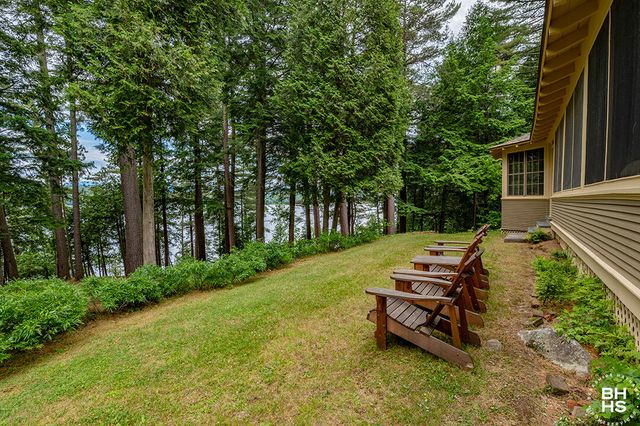 8 Pinehurst Road, Saranac Lake, NY 12983