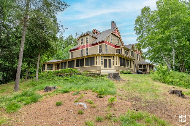 8 Pinehurst Road, Saranac Lake, NY 12983