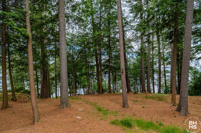 8 Pinehurst Road, Saranac Lake, NY 12983