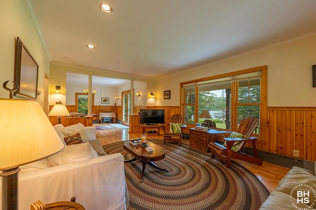 8 Pinehurst Road, Saranac Lake, NY 12983