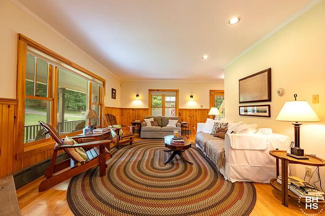 8 Pinehurst Road, Saranac Lake, NY 12983