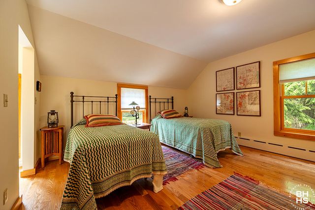 8 Pinehurst Road, Saranac Lake, NY 12983