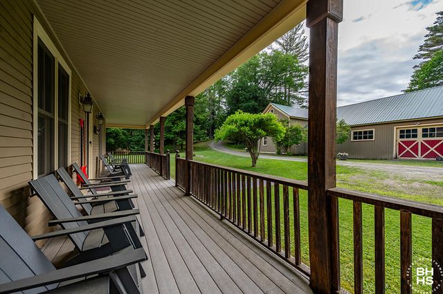 8 Pinehurst Road, Saranac Lake, NY 12983