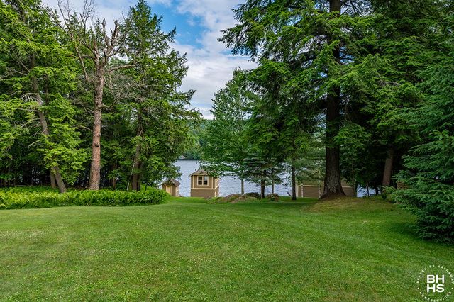 8 Pinehurst Road, Saranac Lake, NY 12983