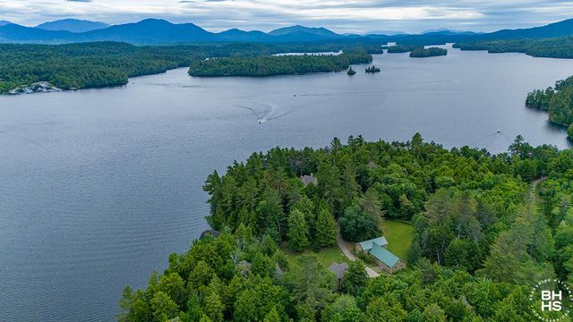 8 Pinehurst Road, Saranac Lake, NY 12983