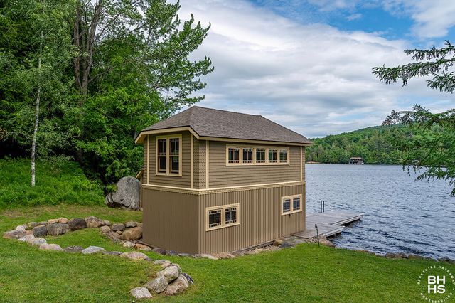 8 Pinehurst Road, Saranac Lake, NY 12983